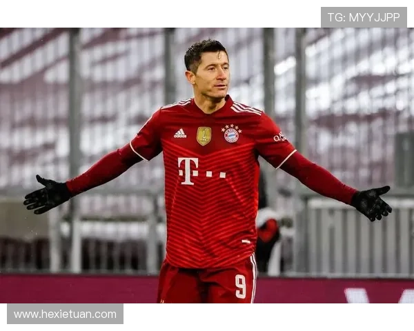 弗里克盛赞莱万状态惊人称当今足坛唯有C罗能与之相提并论 弗里克盛赞莱万状态惊人称当今足坛唯有C罗能与之相提并论